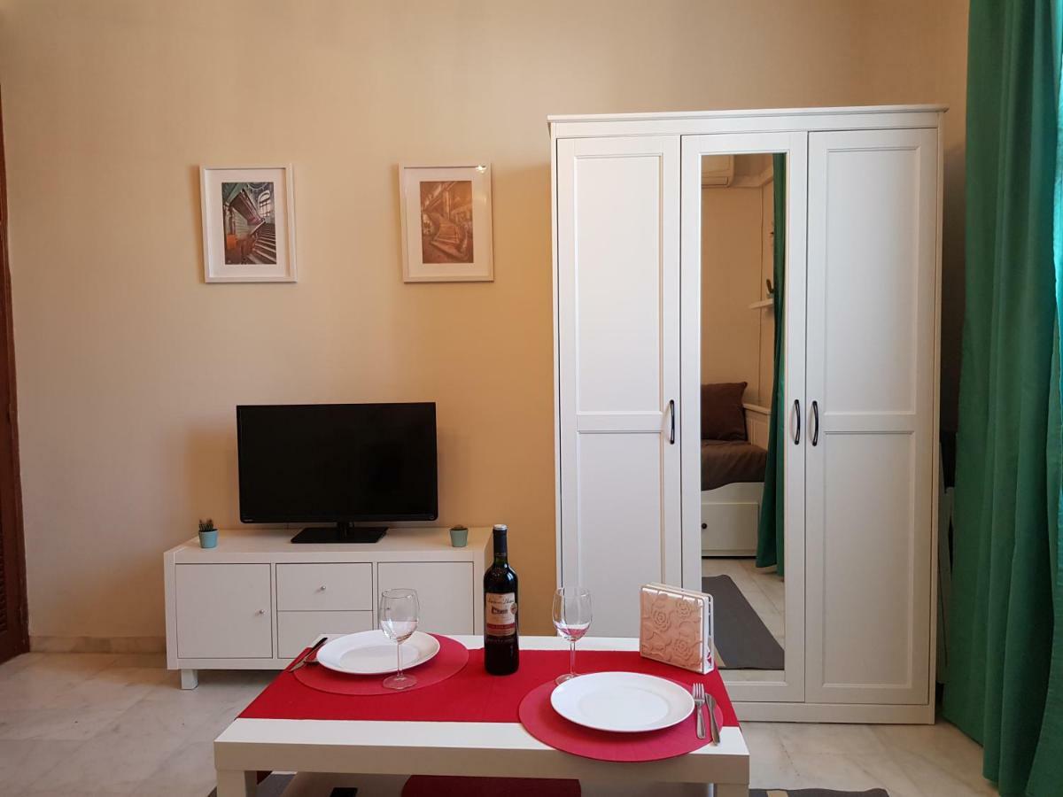 **** Genuar Apartments Malaga Center Extérieur photo