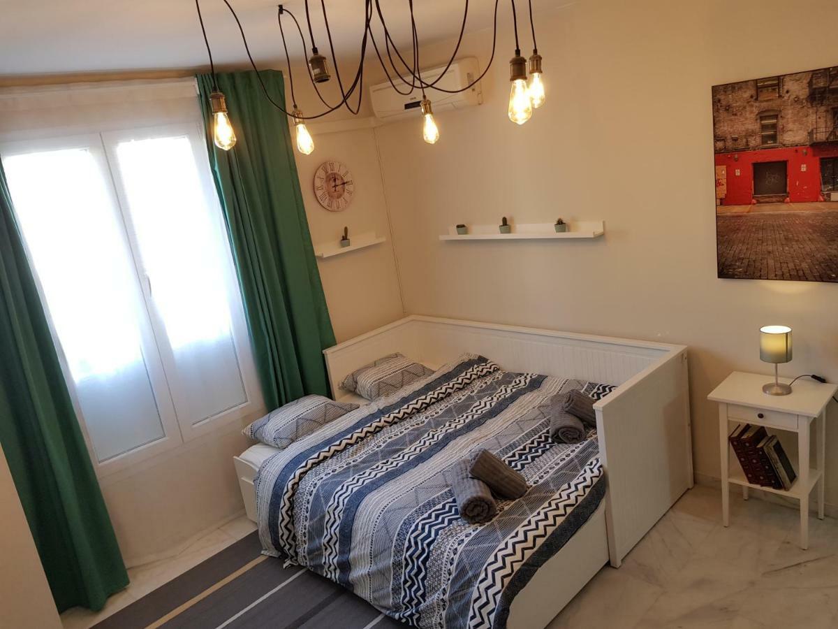 **** Genuar Apartments Malaga Center Extérieur photo
