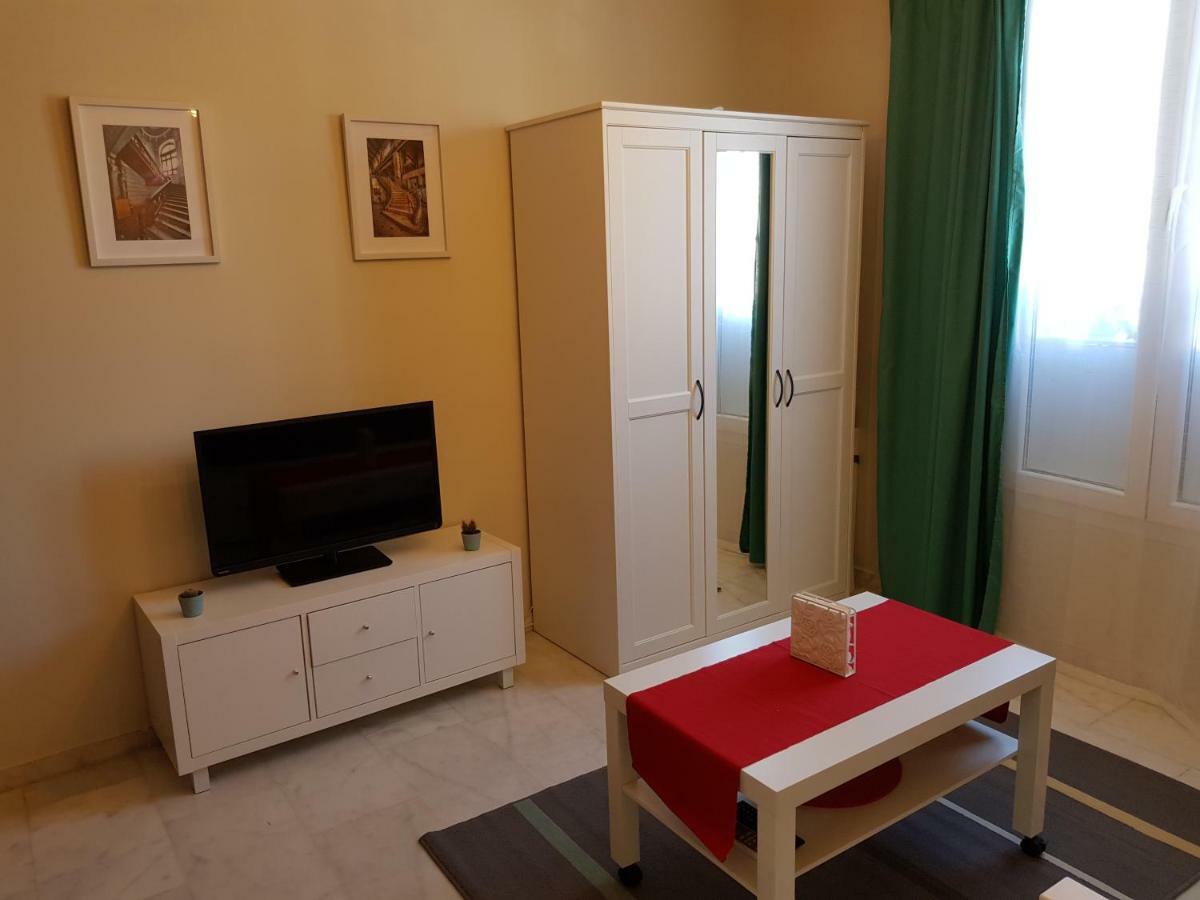 **** Genuar Apartments Malaga Center Extérieur photo